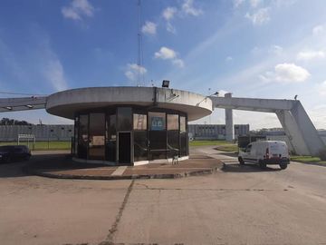 Planta industrial de 13745 m2 cub, en Moreno