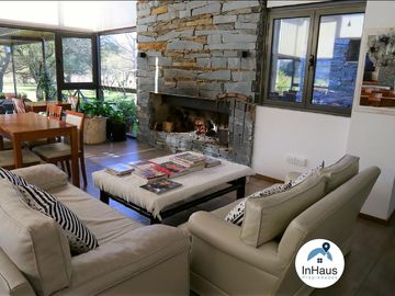Posada de categoría en barrio 4 Horizontes, Villa General Belgrano