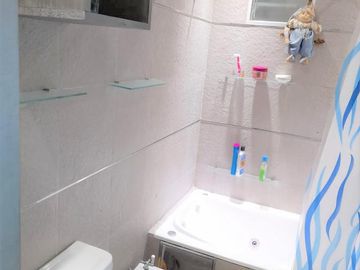 EXCEPC PH PB TIPO LOFT ESPECTAC JARDÍN  PARR IGUAL A ESTREN TOTALM RECICL C/POSIB CONSTRUCC DE MÁS AMBIENTES