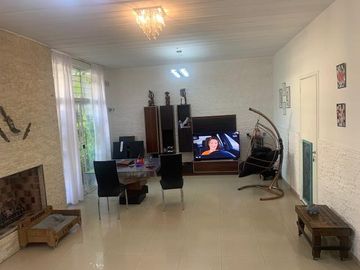 EXCEPC PH PB TIPO LOFT ESPECTAC JARDÍN  PARR IGUAL A ESTREN TOTALM RECICL C/POSIB CONSTRUCC DE MÁS AMBIENTES