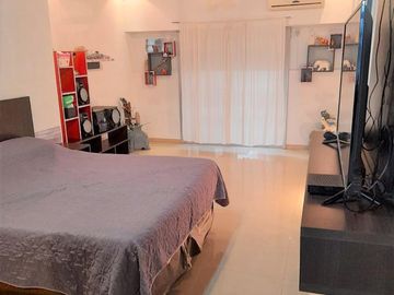 EXCEPC PH PB TIPO LOFT ESPECTAC JARDÍN  PARR IGUAL A ESTREN TOTALM RECICL C/POSIB CONSTRUCC DE MÁS AMBIENTES