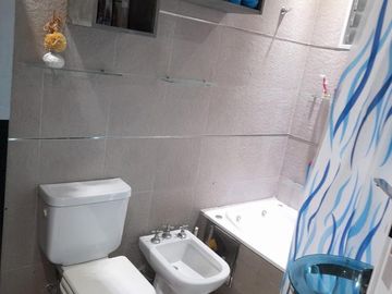 EXCEPC PH PB TIPO LOFT ESPECTAC JARDÍN  PARR IGUAL A ESTREN TOTALM RECICL C/POSIB CONSTRUCC DE MÁS AMBIENTES