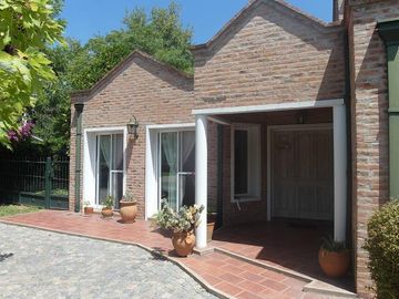 Casa - River Oaks