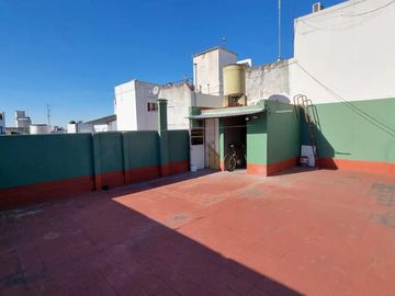 PH en venta - 2 Dormitorios 1 Baño - 133Mts2 - Martín Coronado, Tres de Febrero