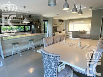 Casa en venta - alquiler Pileta - barrio La Horqueta de Echeverría
