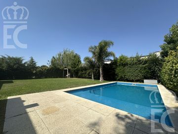 Casa en venta - alquiler Pileta - barrio La Horqueta de Echeverría