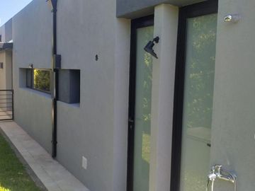 Casa en venta - alquiler Pileta - barrio La Horqueta de Echeverría