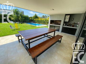 Casa en venta - alquiler Pileta - barrio La Horqueta de Echeverría