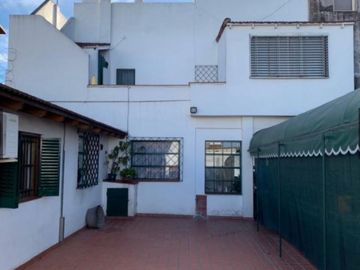 Casa DE 6 AMBIENTE EN DOS PLANTAS