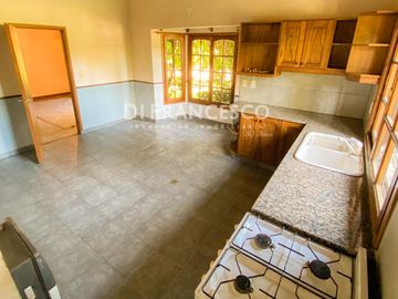 Venta - Casa de 5 ambientes en Pinamar - zona Golf Viejo
