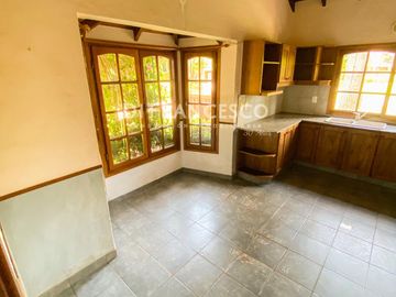 Venta - Casa de 5 ambientes en Pinamar - zona Golf Viejo
