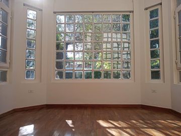 casa en venta en city bell. gonnet
