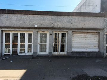 VENTA CASA CENTRO ALCORTA CON LOCAL