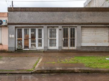 VENTA CASA CENTRO ALCORTA CON LOCAL