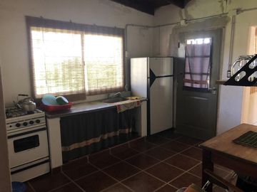 Casa en venta - 2 Dormitorios 1 Baño - Cocheras - 698Mts2 - Pipinas