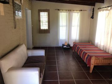 Casa en venta - 2 Dormitorios 1 Baño - Cocheras - 698Mts2 - Pipinas