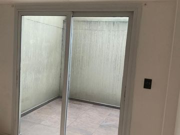Departamento 3 Ambientes C/ Balcón y Patio - Quilmes Centro