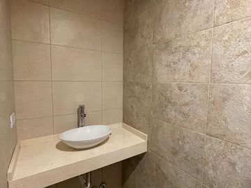 Venta departamento de 4 amb c/cochera fija en Olivos