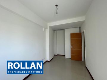 Venta departamento de 4 amb c/cochera fija en Olivos