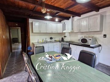 Casa de 5 ambientes El Bolsón, Ubicación Céntrica (FC-143)
