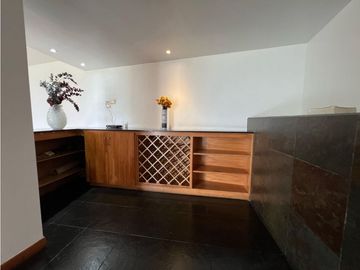 SE VENDE APARTAMENTO OESTE DUPLEX GRAN ESPACIO Y LUJO.