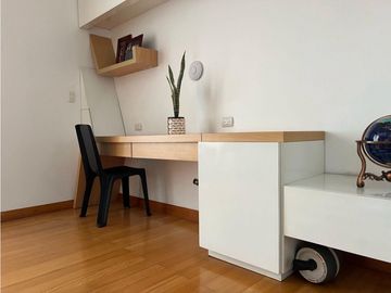 SE VENDE APARTAMENTO OESTE DUPLEX GRAN ESPACIO Y LUJO.