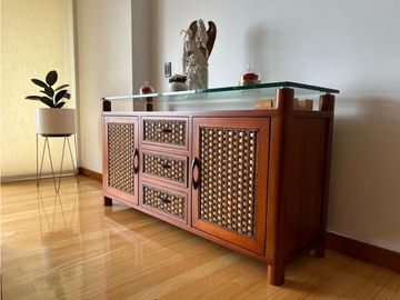 SE VENDE APARTAMENTO OESTE DUPLEX GRAN ESPACIO Y LUJO.