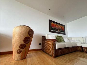 SE VENDE APARTAMENTO OESTE DUPLEX GRAN ESPACIO Y LUJO.