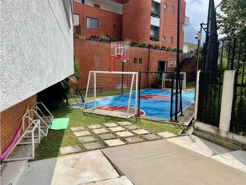 SE VENDE APARTAMENTO OESTE DUPLEX GRAN ESPACIO Y LUJO.