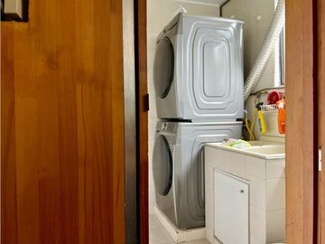 SE VENDE APARTAMENTO OESTE DUPLEX GRAN ESPACIO Y LUJO.