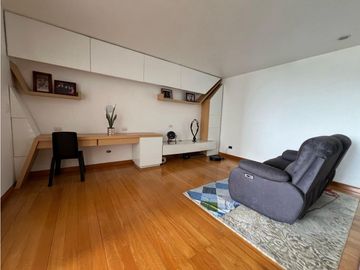 SE VENDE APARTAMENTO OESTE DUPLEX GRAN ESPACIO Y LUJO.