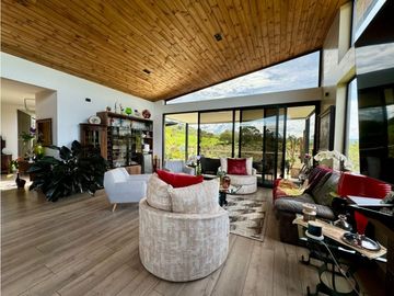 Vendo hermosísima casa Campestre vereda el Capiro, Rionegro
