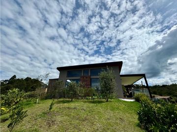 Vendo hermosísima casa Campestre vereda el Capiro, Rionegro