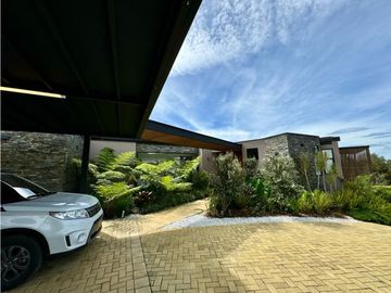 Vendo hermosísima casa Campestre vereda el Capiro, Rionegro