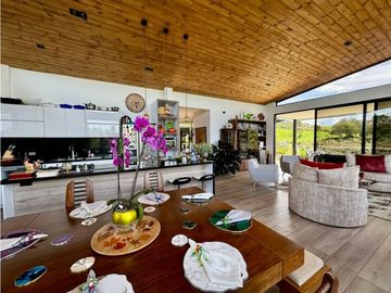 Vendo hermosísima casa Campestre vereda el Capiro, Rionegro