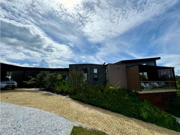 Vendo hermosísima casa Campestre vereda el Capiro, Rionegro