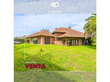VENTA Espectacular Chalet 5 amb sobre gran lote - zona Constitución