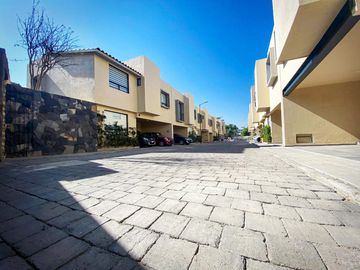 Casa en venta en Paseo del Fresno, con amplios espacios y acabados