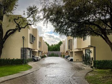 Casa en venta en Paseo del Fresno, con amplios espacios y acabados