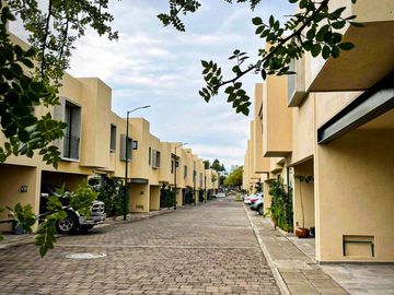 Casa en venta en Paseo del Fresno, con amplios espacios y acabados