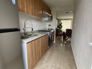 Casa en venta en Parque Castello, Mod. TERRA, Lomas de Angelópolis con alberca y amenidades