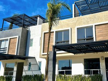 Casa en venta en Parque Castello, Mod. TERRA, Lomas de Angelópolis con alberca y amenidades