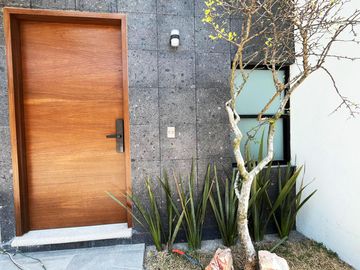 Casa en venta en Montebello Residencial, a unos metros de Parque Loro