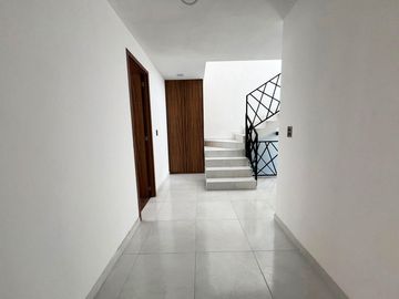 Casa en venta en Montebello Residencial, a unos metros de Parque Loro