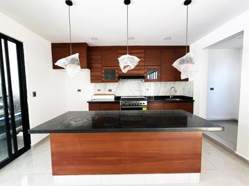 Casa en venta en Montebello Residencial, a unos metros de Parque Loro