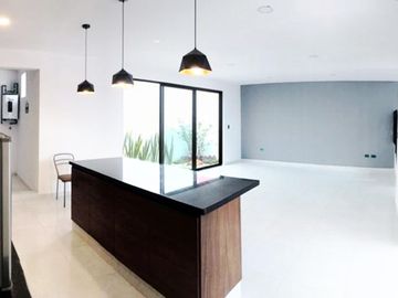 Casa en venta en Montebello Residencial, a unos metros de Parque Loro