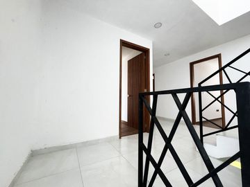 Casa en venta en Montebello Residencial, a unos metros de Parque Loro