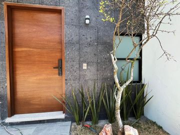 Casa en venta en Montebello Residencial, a unos metros de Parque Loro