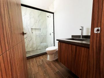 Casa en venta en Montebello Residencial, a unos metros de Parque Loro