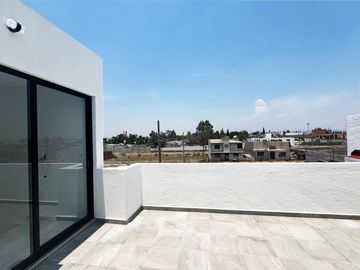 Casa en venta en Montebello Residencial, a unos metros de Parque Loro